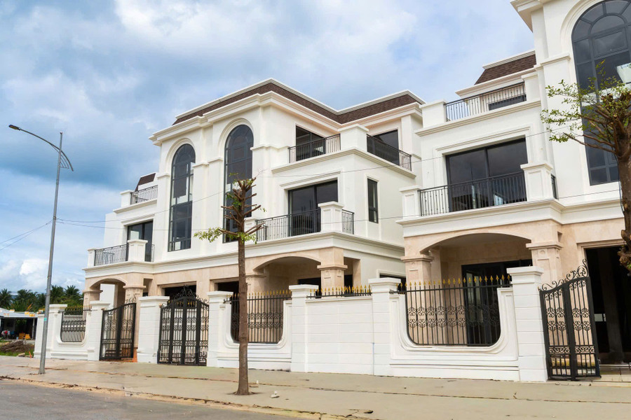 nha-pho-hoang-gia-phu-my-loc-1